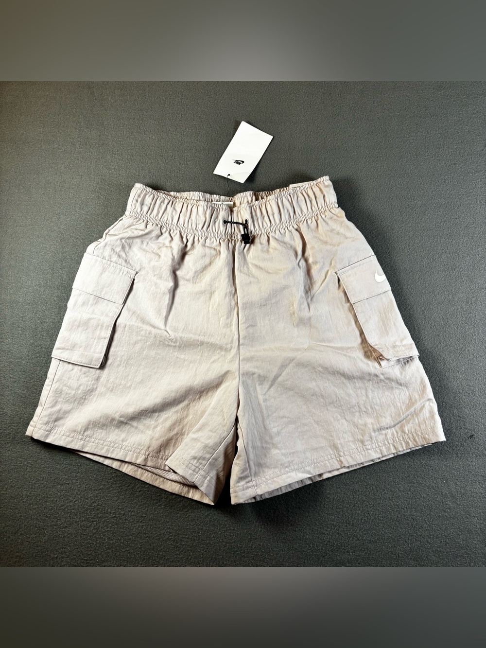 Nike Essential Woven High-Rise Cargo Shorts Taupe SIze XS